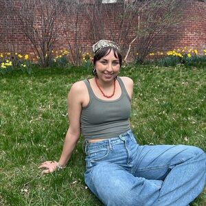 Meet your Posher, Adina